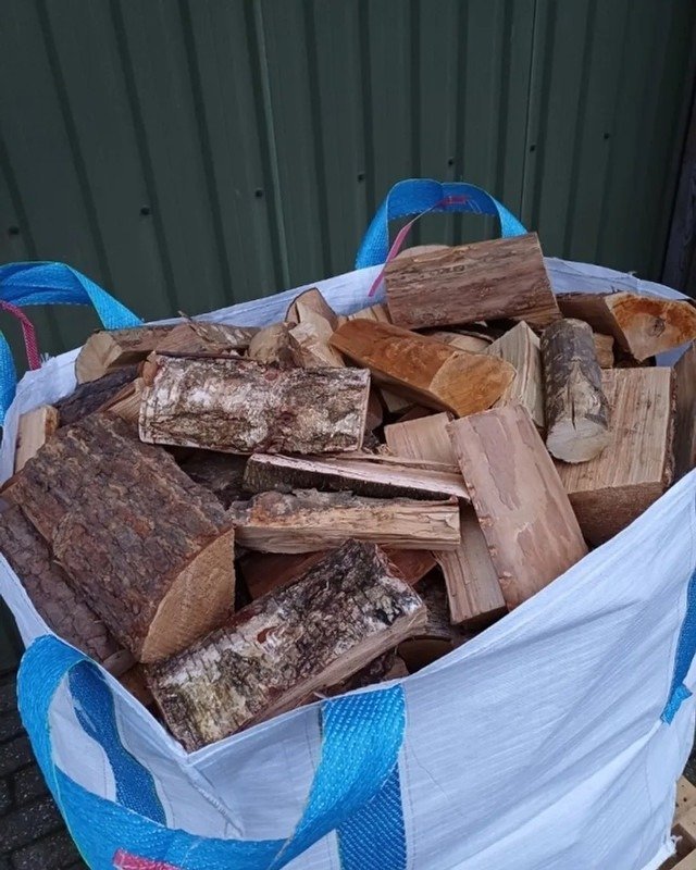 c3159eafad52b3bfff9618593401407e.jpg Brennholz-Mix 25 cm – 4 SRM in Big Bags – kammergetrocknet – Bild 1